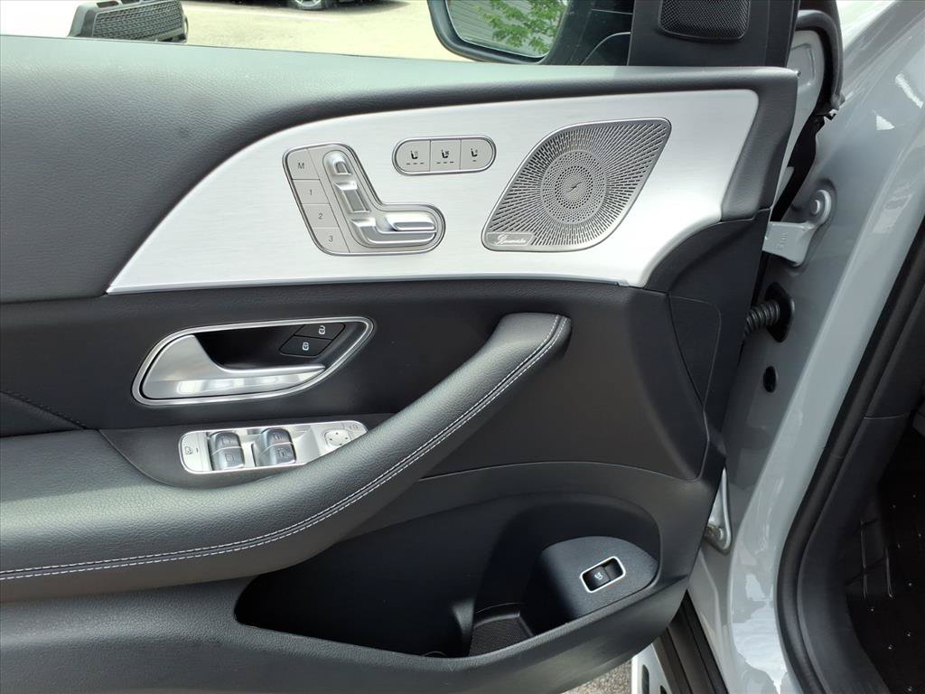 Certified 2025 Mercedes-Benz GLS 450 4MATIC image 14