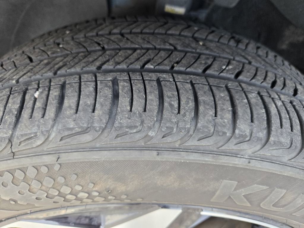 Used 2024 Kia Seltos EX image 9