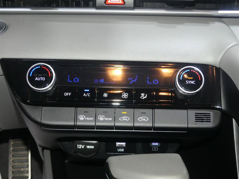 Used 2025 Hyundai Elantra Sport FWD image 38