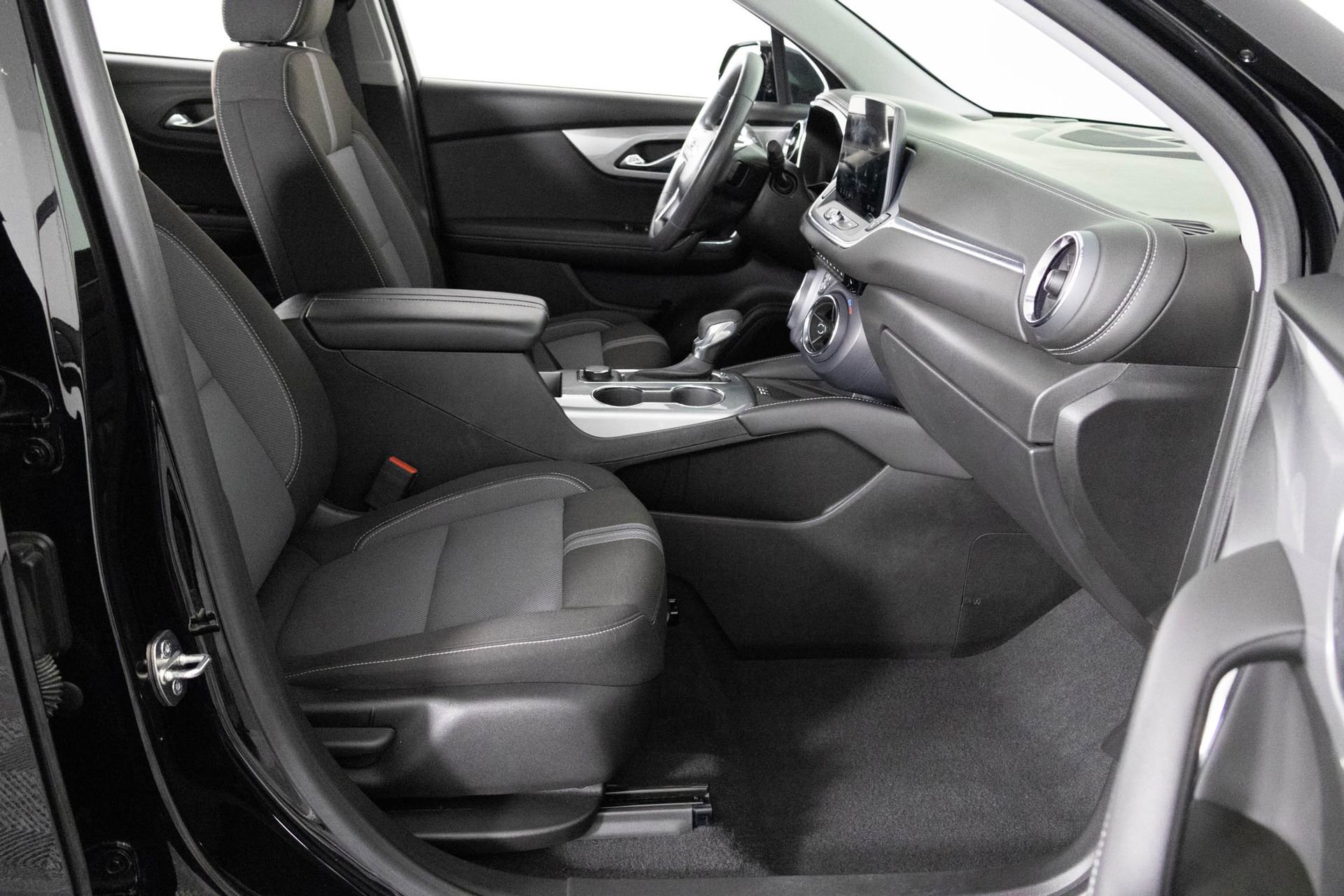 Certified 2023 Chevrolet Blazer LT w/ Convenience Package image 43