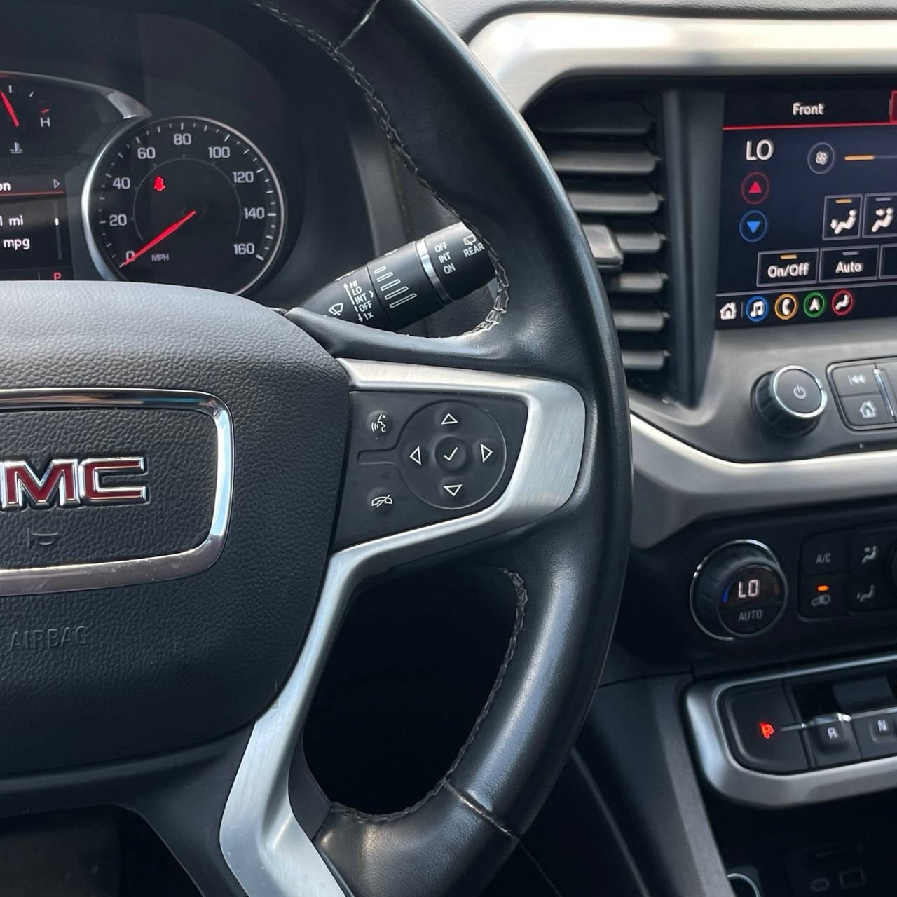 Used 2023 GMC Acadia SLT FWD image 14