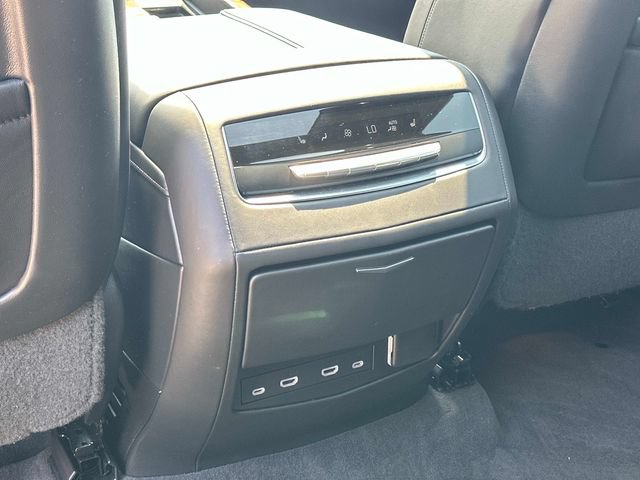 Certified 2023 Cadillac Escalade ESV Premium Luxury Platinum w/ LPO, Radiant Package AWD/4WD image 18