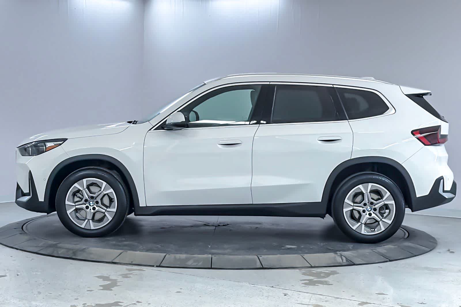 Used 2023 BMW X1 xDrive28i w/ Convenience Package AWD/4WD image 5