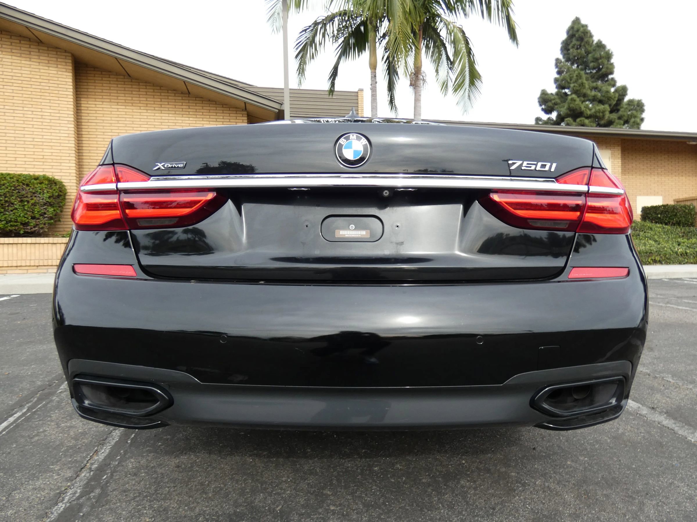 Used 2016 BMW 750i xDrive image 9
