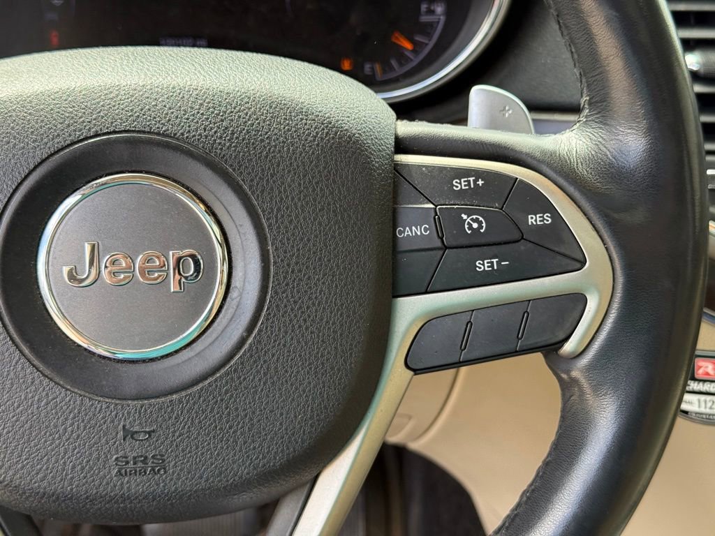 Used 2015 Jeep Grand Cherokee Limited w/ Luxury Group II image 16