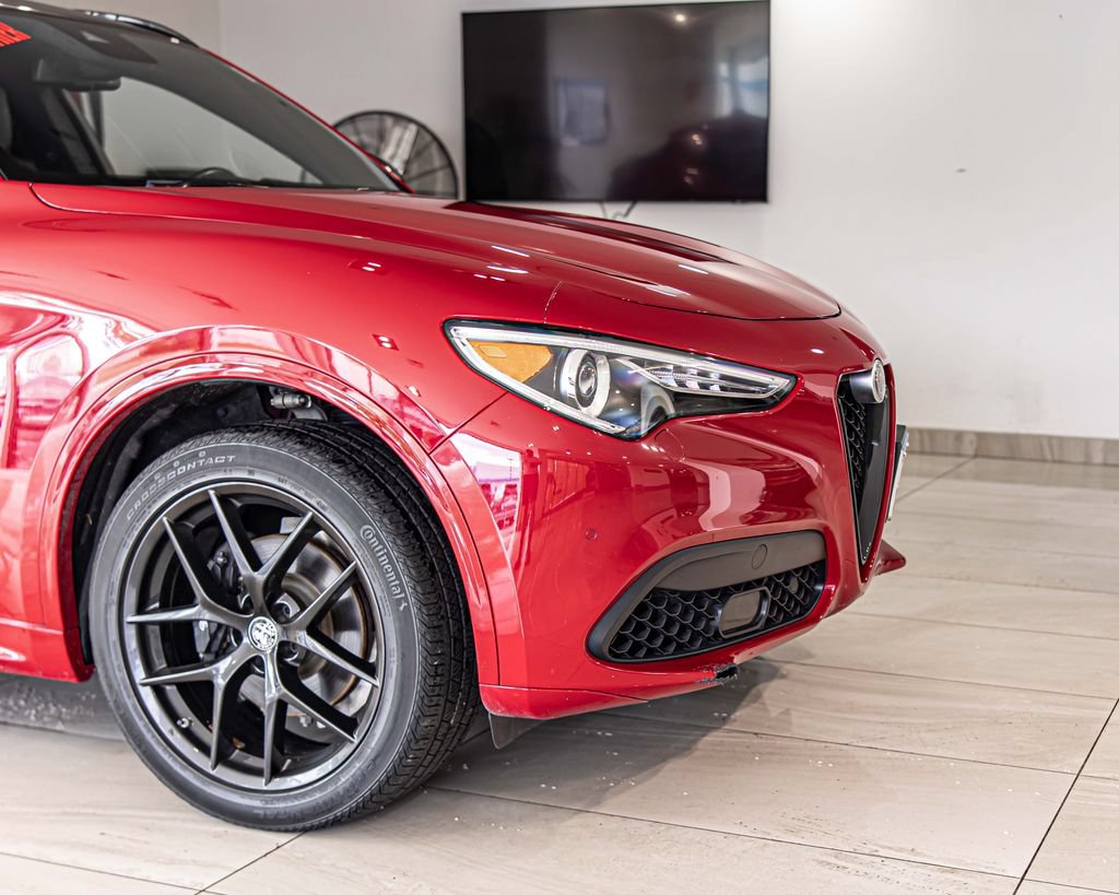 Used 2020 Alfa Romeo Stelvio Ti Sport AWD/4WD image 3