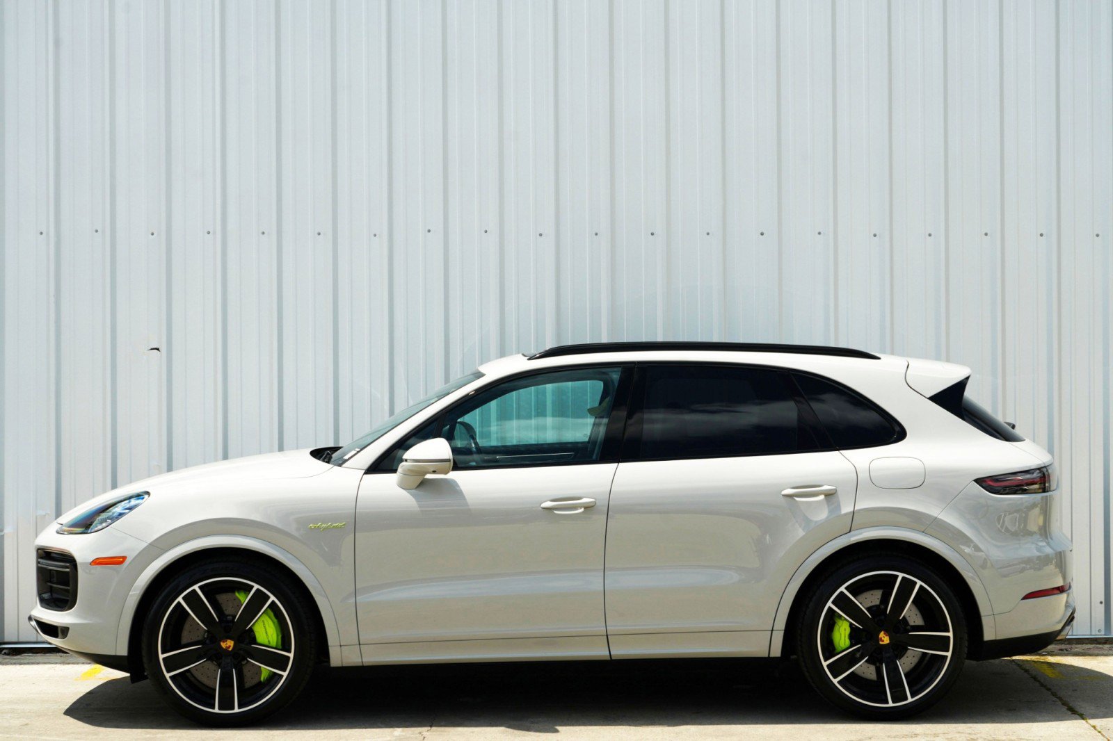 Used 2022 Porsche Cayenne Turbo S w/ Assistance Package image 54