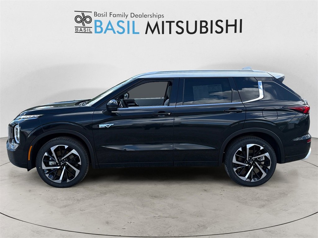 New 2025 Mitsubishi Outlander SEL image 2