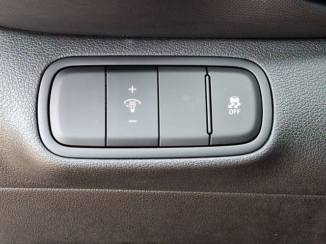 Used 2024 Hyundai Venue SEL image 28