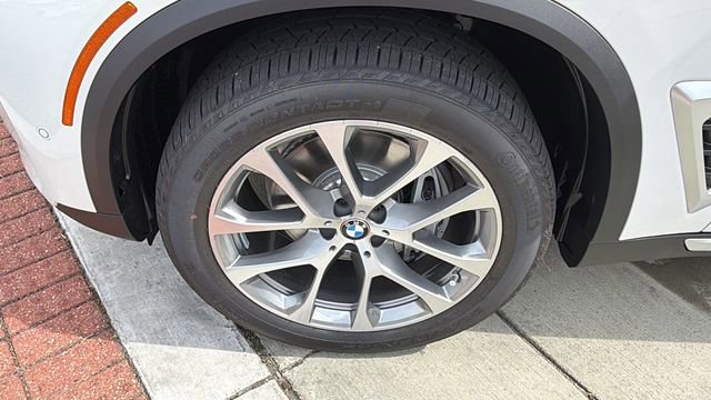 New 2026 BMW X5 sDrive40i w/ Premium Package image 6
