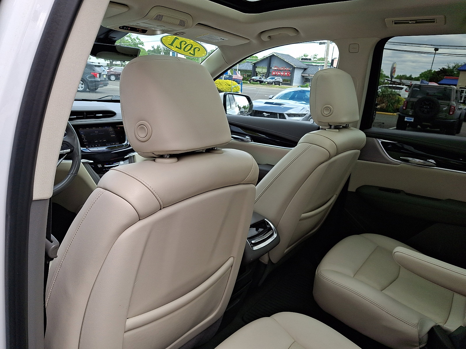 Used 2021 Cadillac XT6 Premium Luxury AWD/4WD image 12