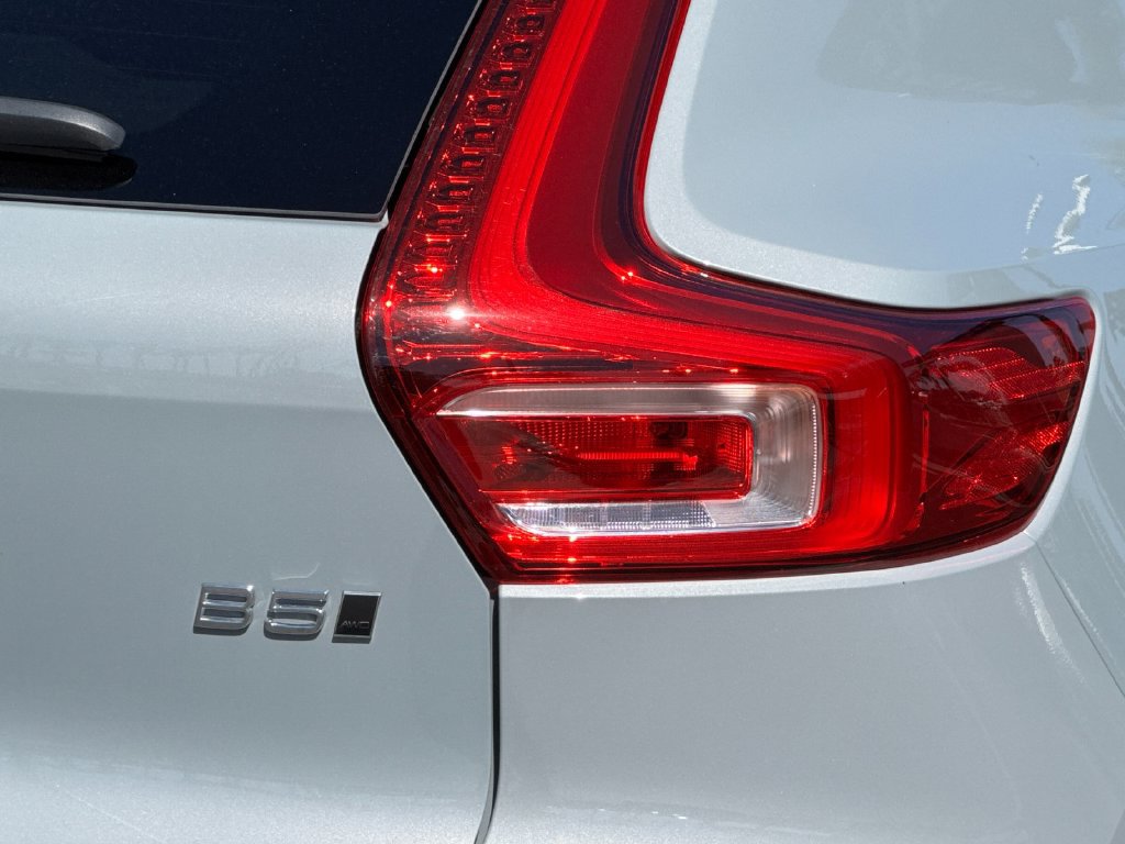 Certified 2026 Volvo XC40 B5 Plus AWD/4WD image 26