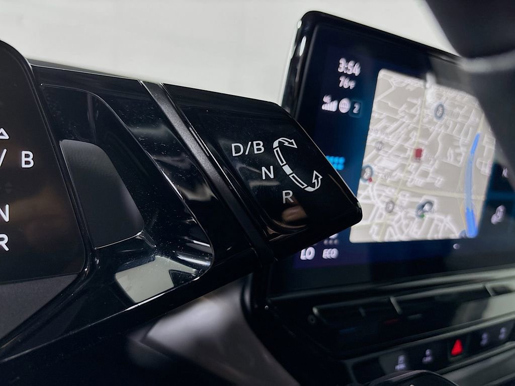 Used 2023 Volkswagen ID.4 Standard image 18