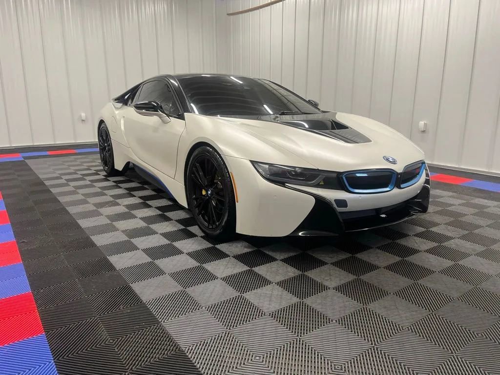 Used 2016 BMW i8 image 2