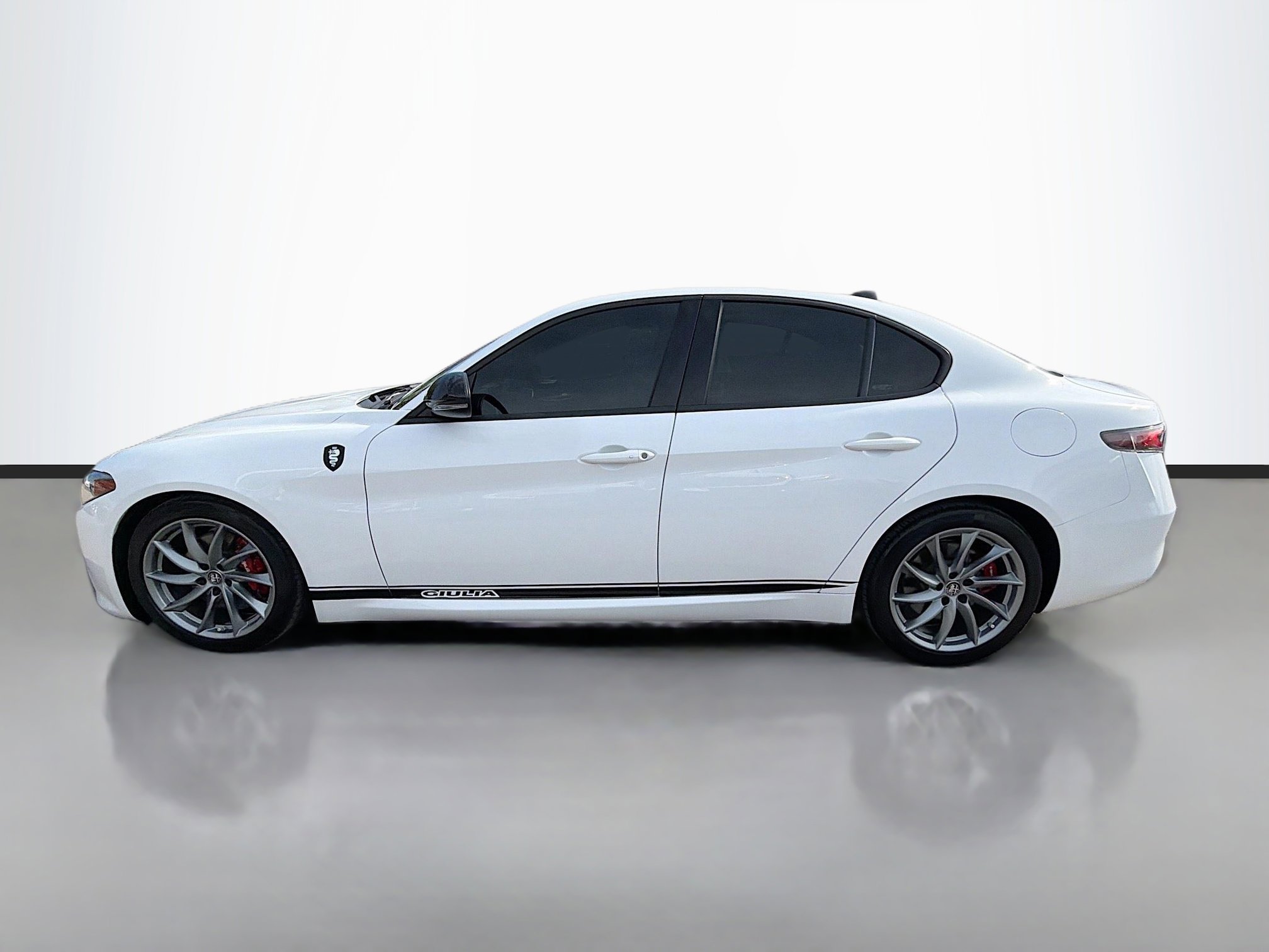 Used 2024 Alfa Romeo Giulia Sprint image 7