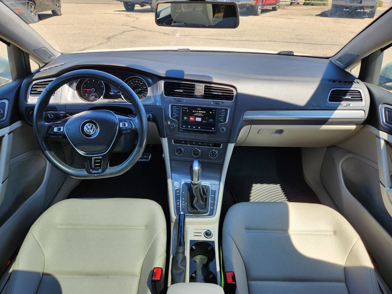 Used 2017 Volkswagen Golf Alltrack SE image 3