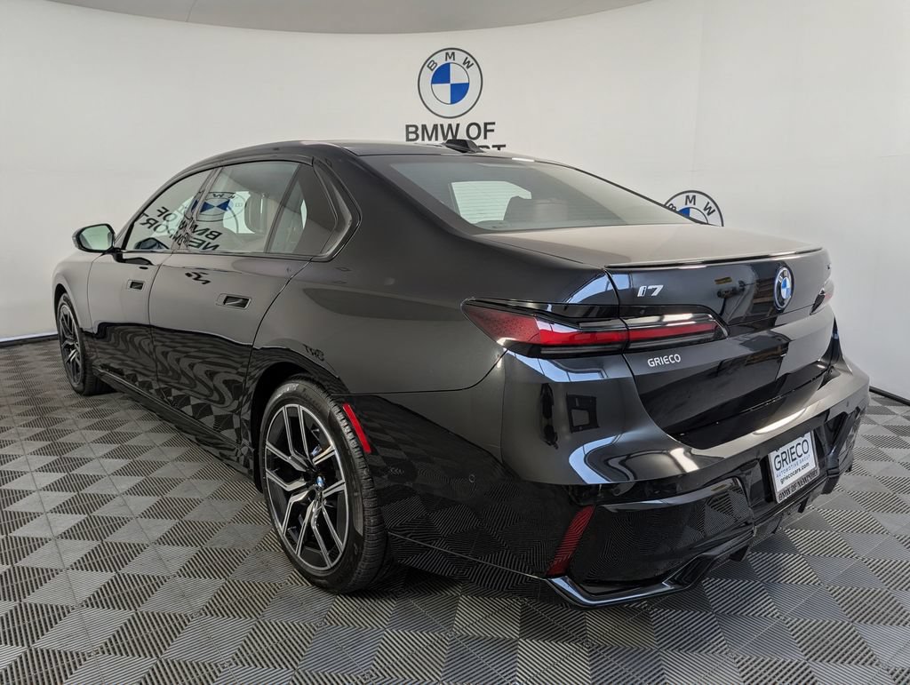 Used 2026 BMW i7 xDrive60 w/ Premium Package AWD/4WD image 8