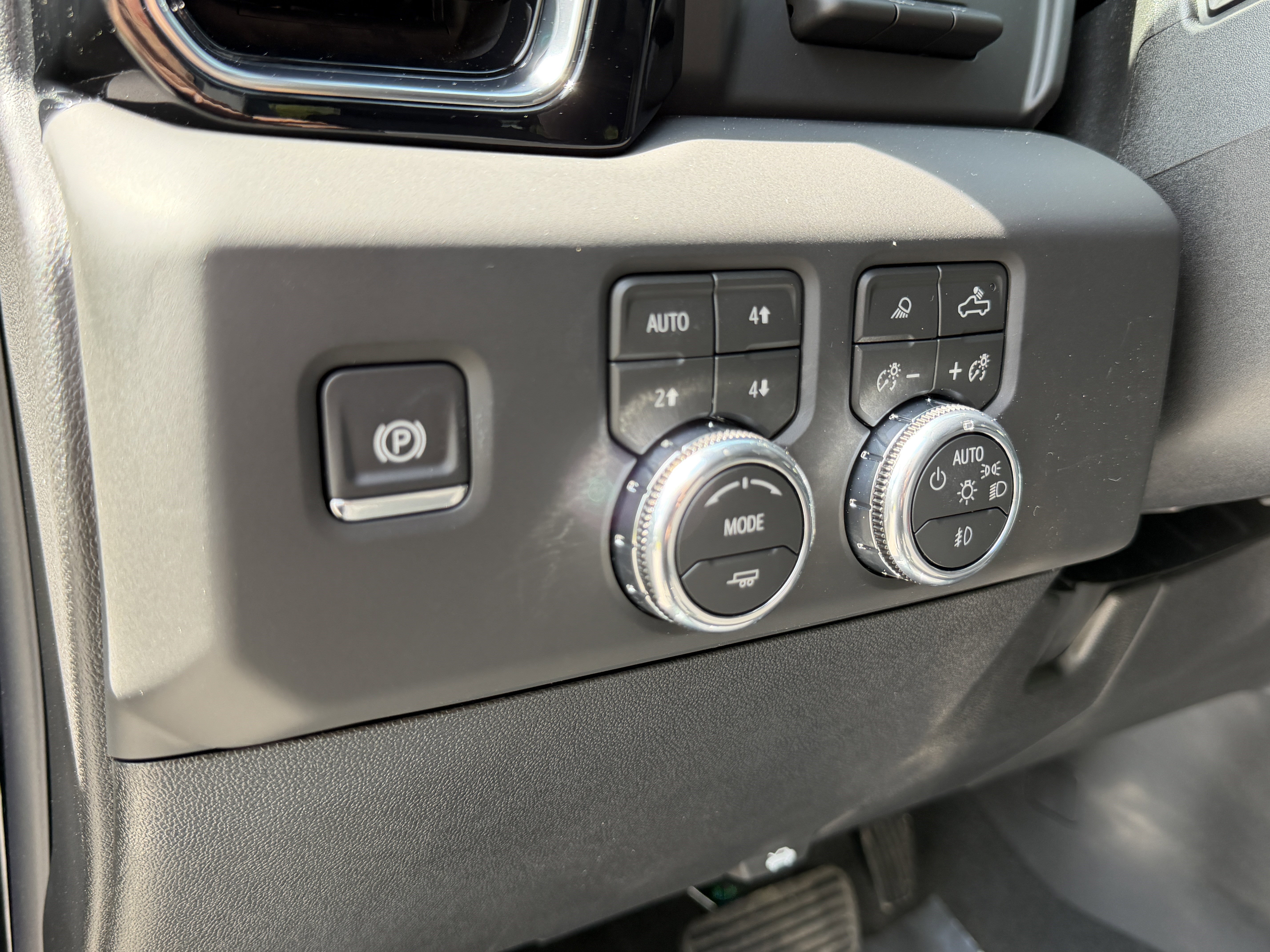 New 2026 GMC Sierra 2500 Denali w/ Denali Reserve Package image 18