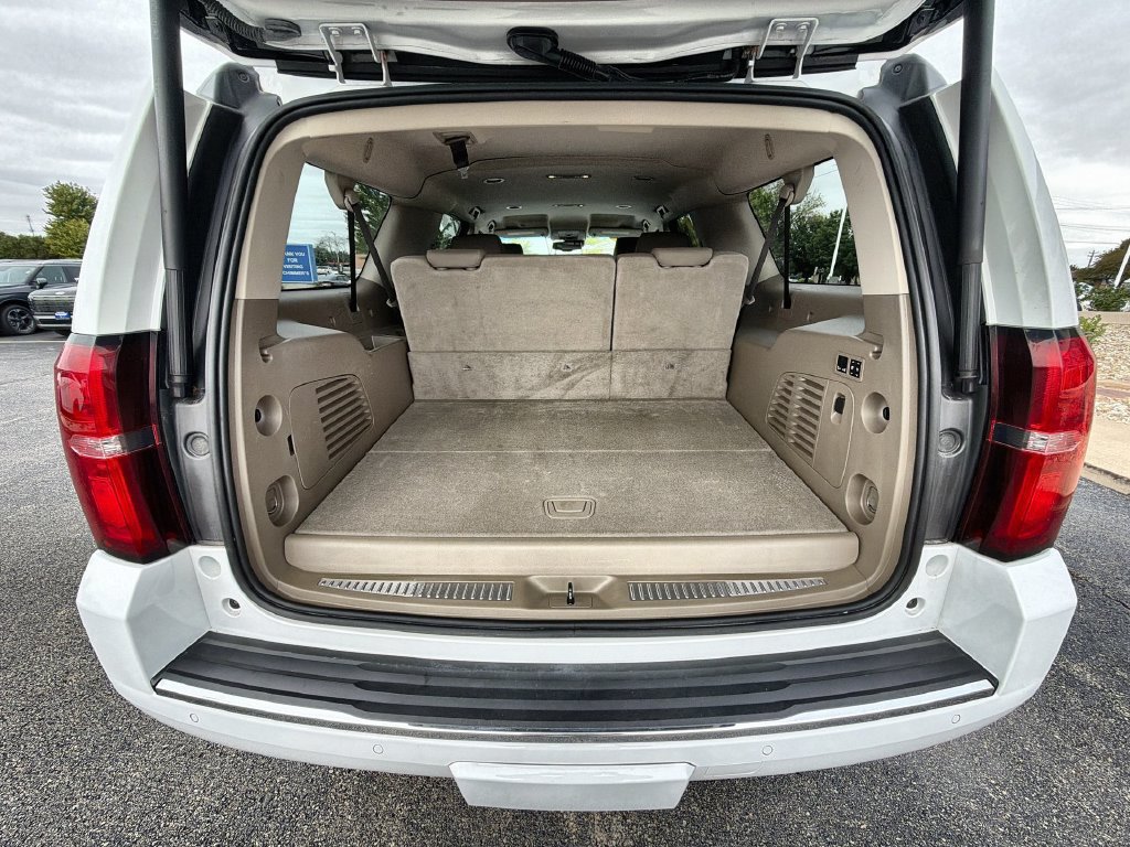 Used 2020 Chevrolet Suburban Premier w/ Max Trailering Package AWD/4WD image 18