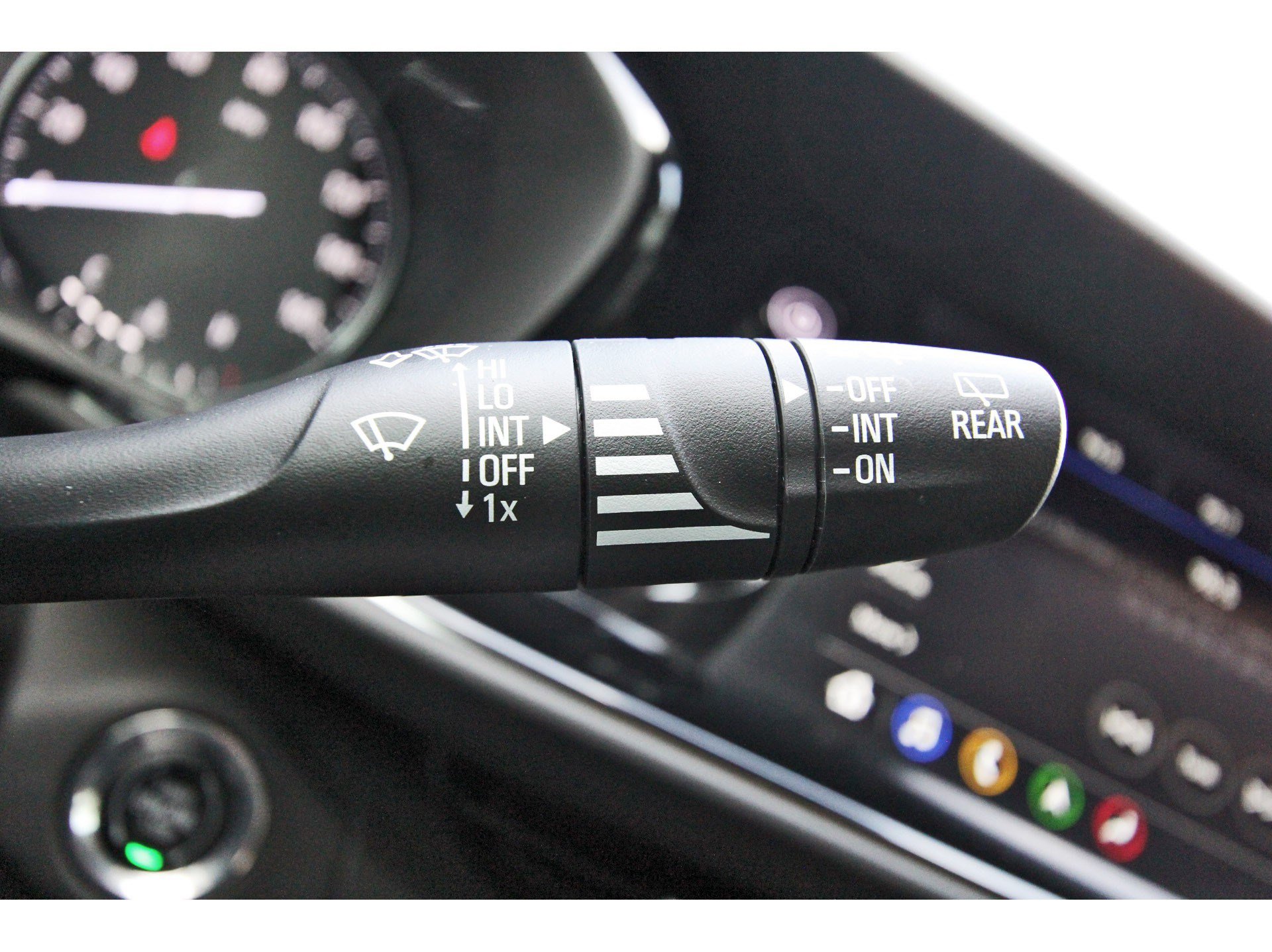 Used 2023 Buick Envision Avenir AWD/4WD image 18