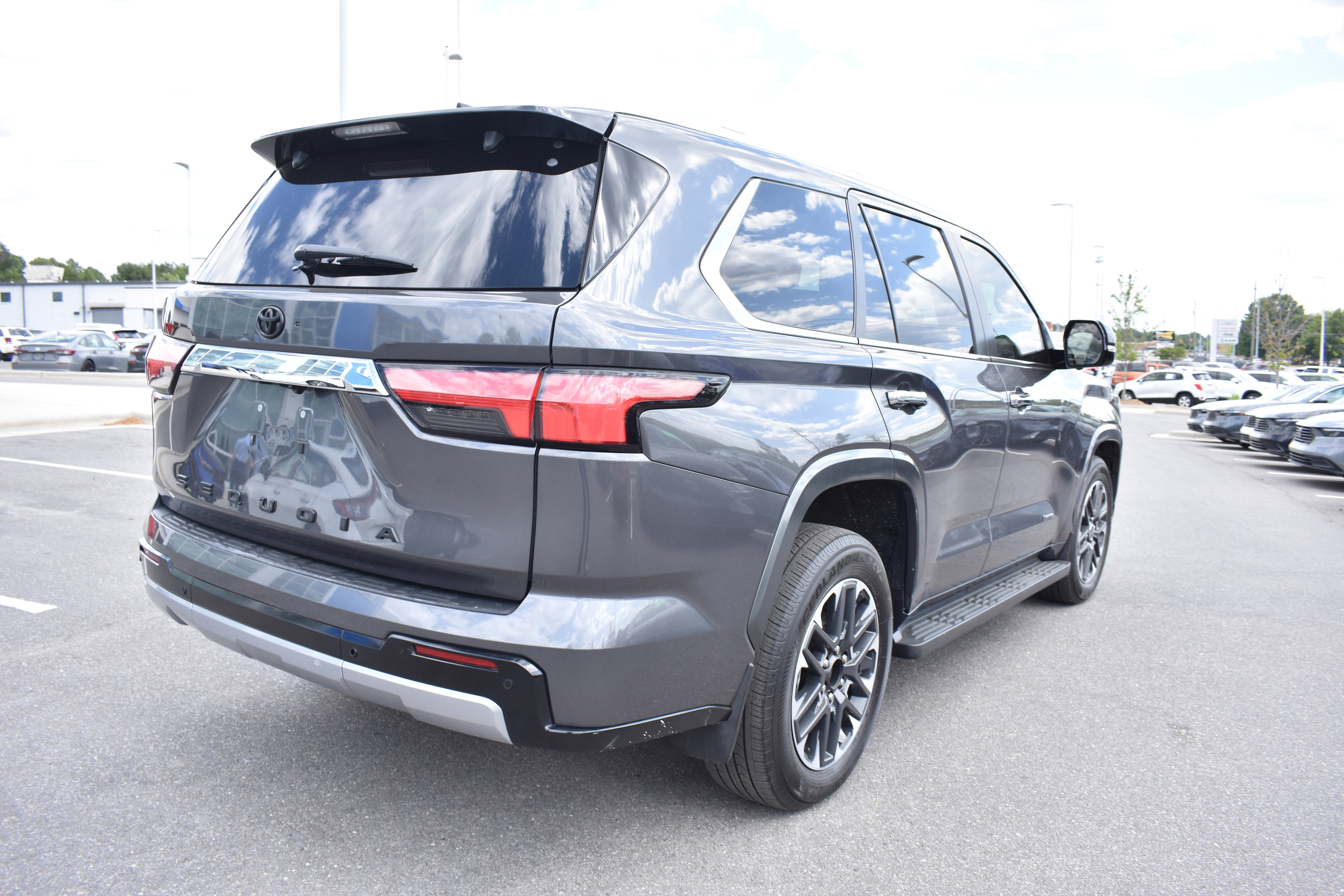 Used 2024 Toyota Sequoia 4WD image 9