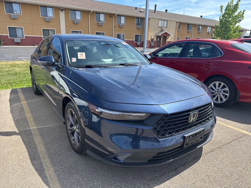Used 2023 Honda Accord EX image 2