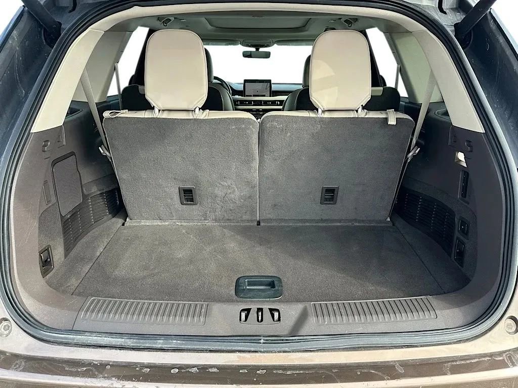 Used 2022 Lincoln Aviator Reserve w/ Equipment Group 201A image 33