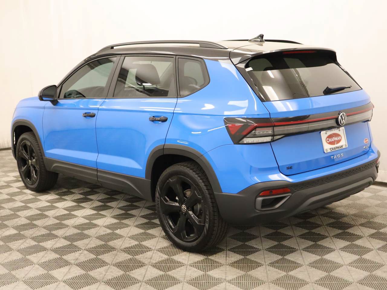 New 2026 Volkswagen Taos SE AWD/4WD image 3