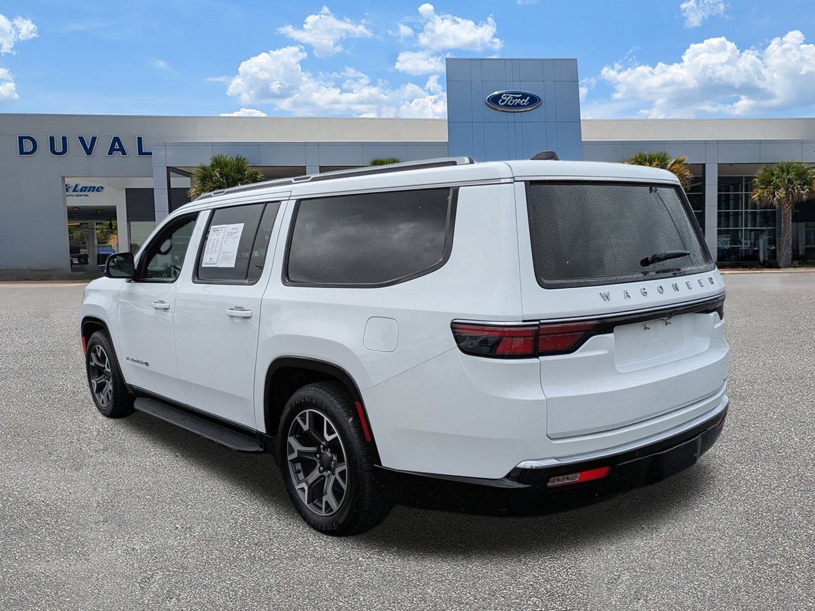 Used 2024 Jeep Wagoneer L Series III w/ Flexible Seating Group image 5