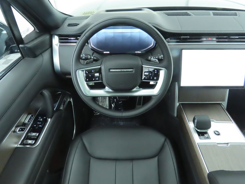 New 2025 Land Rover Range Rover Long Wheelbase SE image 10