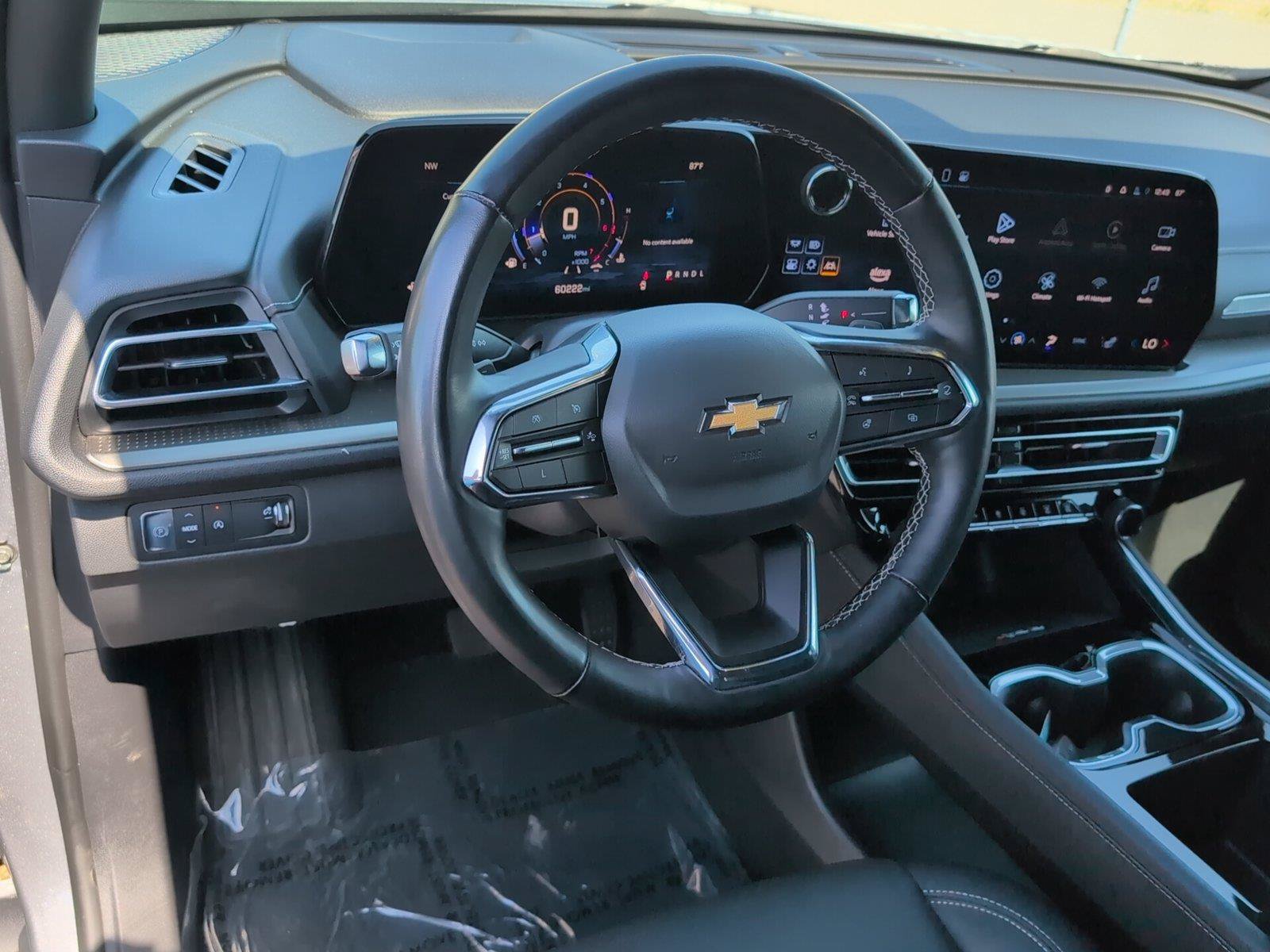 Certified 2025 Chevrolet Traverse LT FWD image 4