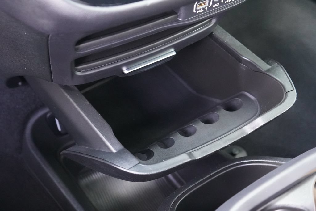 Used 2025 Chrysler Pacifica Select FWD image 18