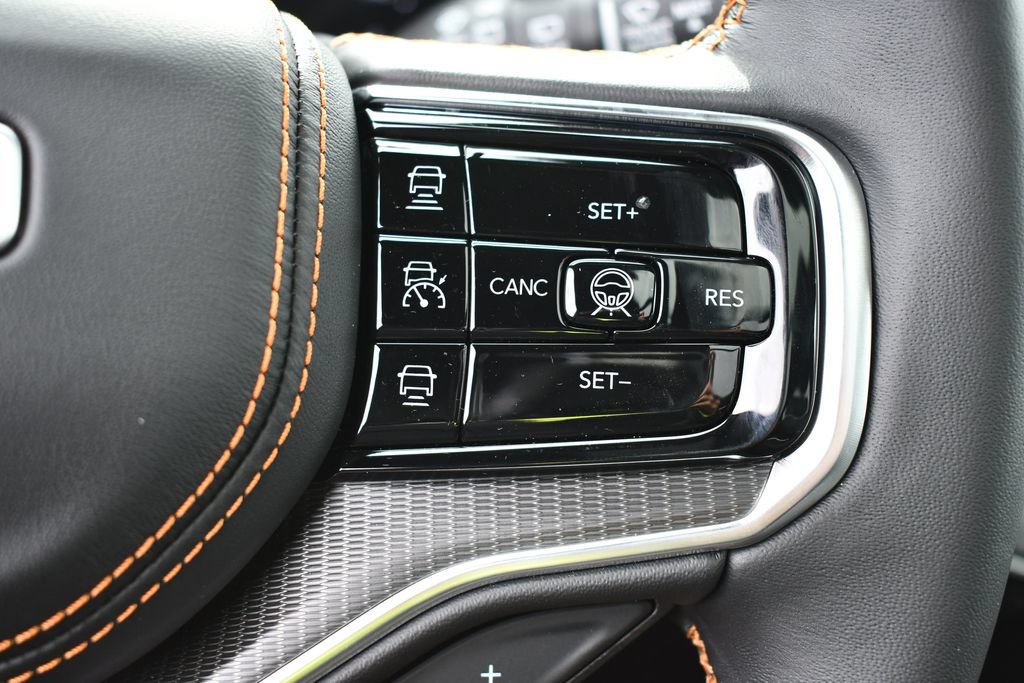 New 2026 Jeep Grand Wagoneer Summit AWD/4WD image 18
