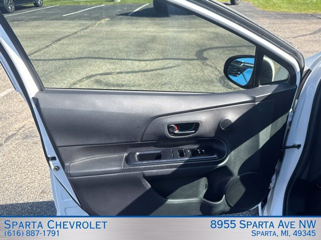 Used 2016 Toyota Prius C One FWD image 12