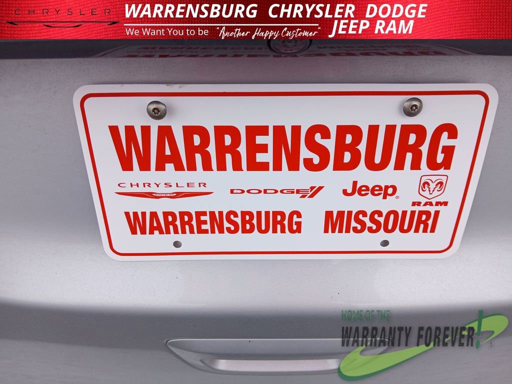 Used 2024 Chrysler Pacifica Touring-L image 30