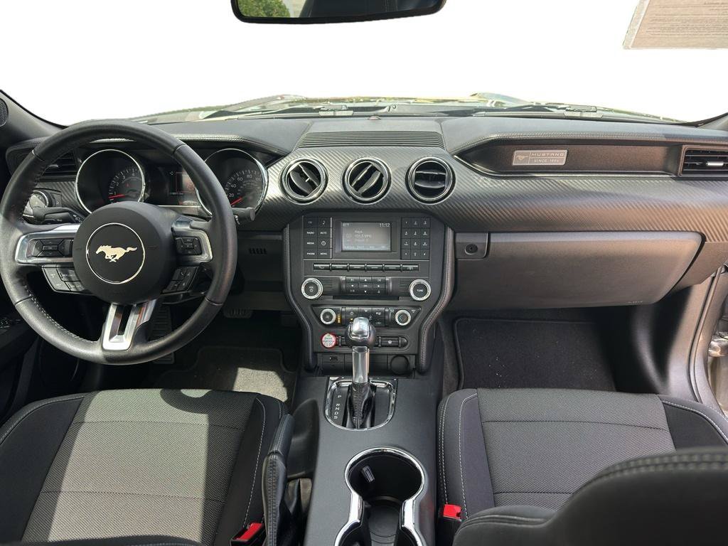 Used 2017 Ford Mustang Coupe RWD image 3