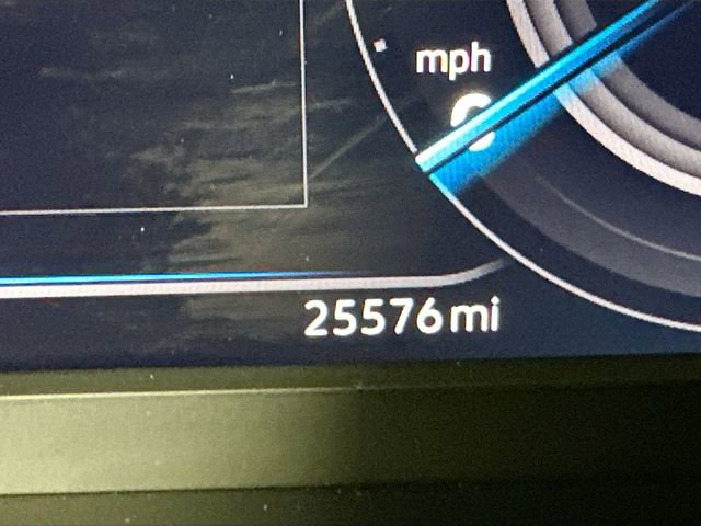 Used 2022 Volkswagen Tiguan SEL R-Line image 17