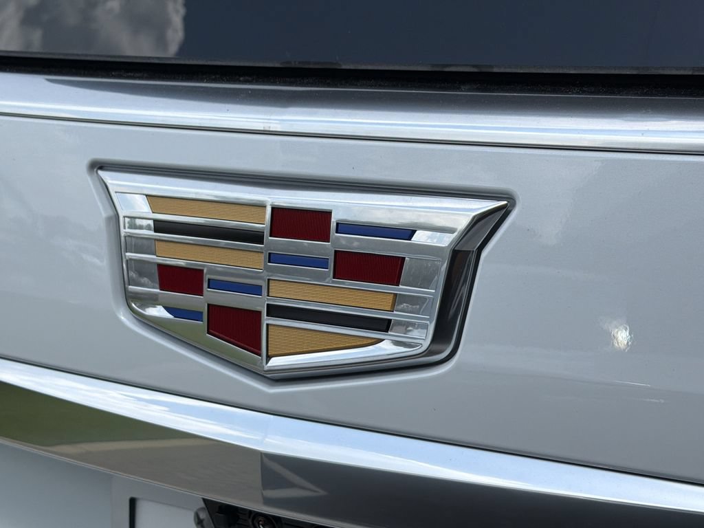 New 2026 Cadillac Escalade ESV Platinum Luxury w/ LPO, Radiant Package AWD/4WD image 11