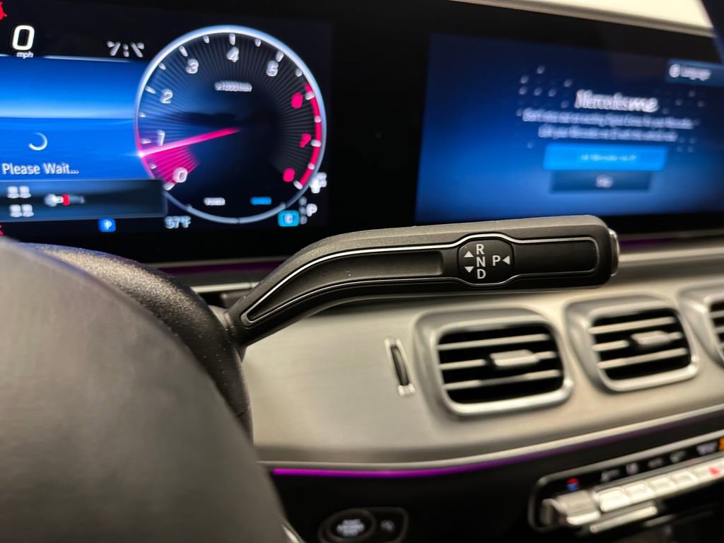 Used 2025 Mercedes-Benz GLS 450 4MATIC image 17