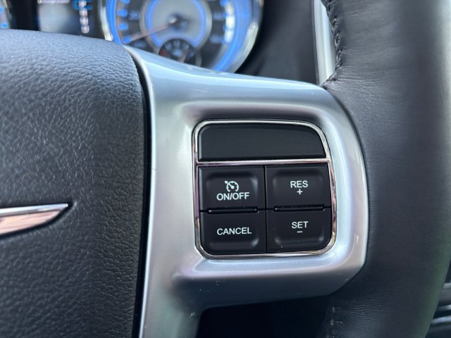 Used 2013 Chrysler 300 C RWD image 24