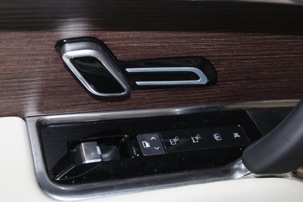 Used 2024 Land Rover Range Rover SE image 17