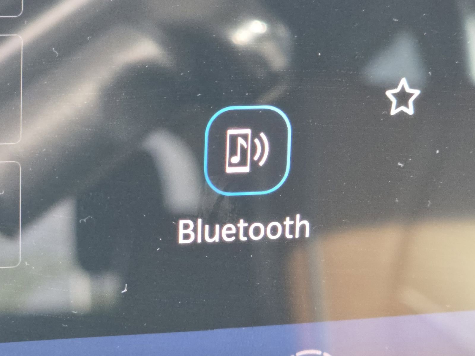 Used 2021 Chrysler Pacifica Limited w/ Uconnect Theater Family Group AWD/4WD image 8