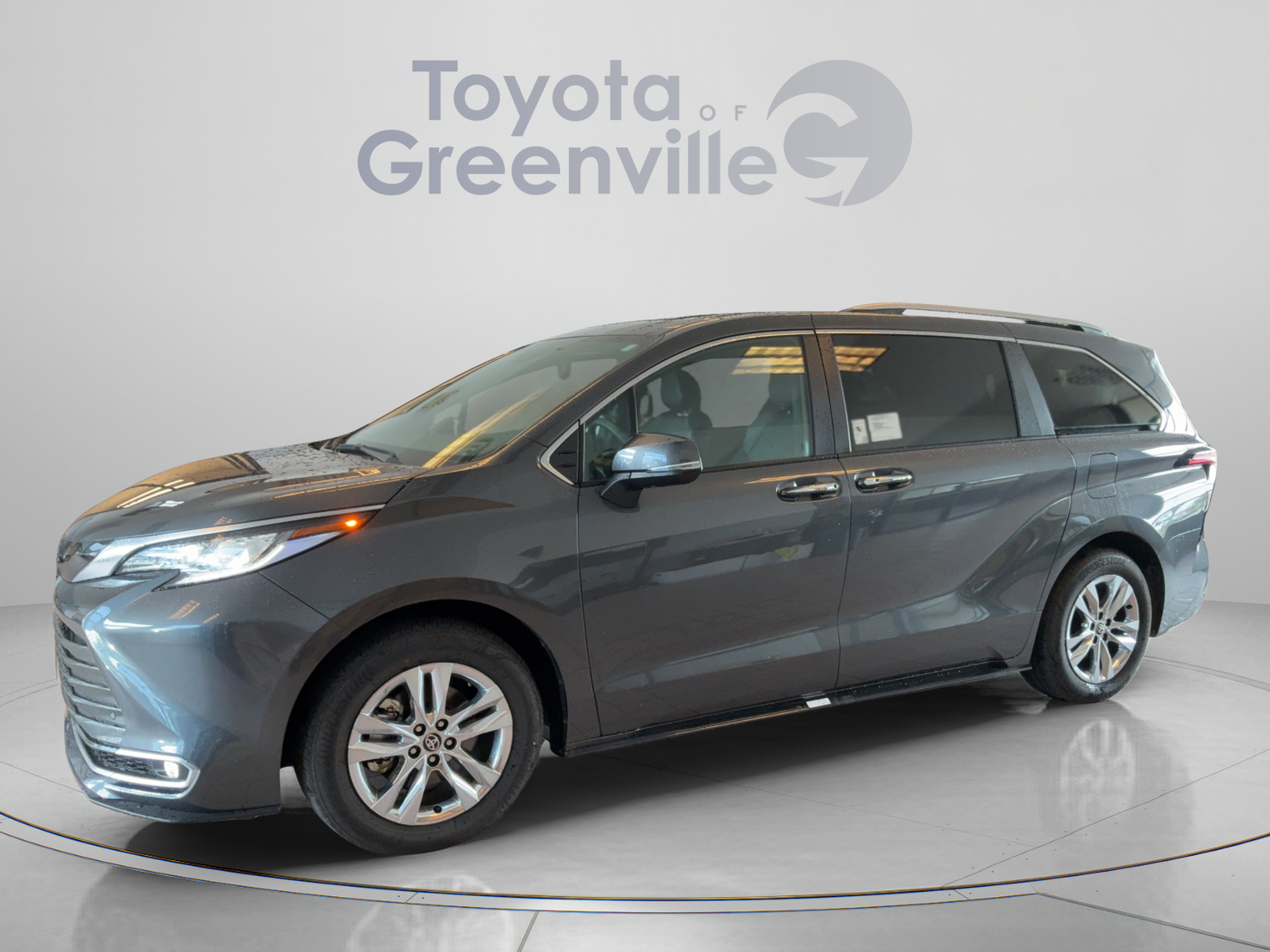 Certified 2025 Toyota Sienna Limited AWD/4WD image 2