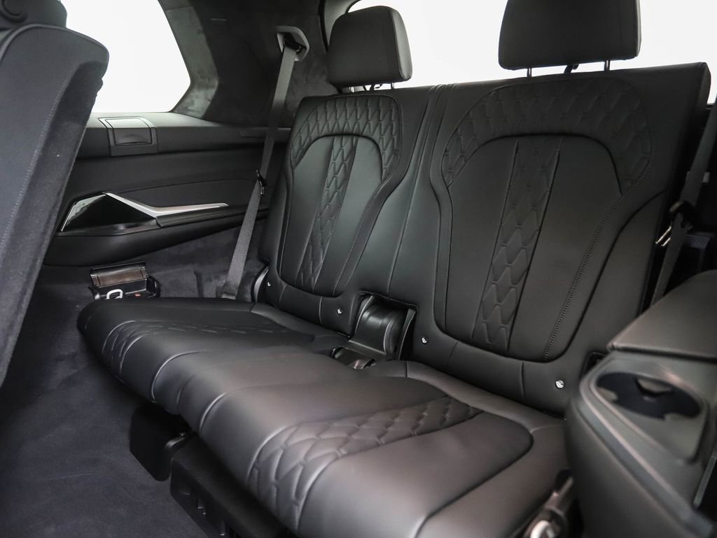 Used 2026 BMW X7 xDrive40i w/ M Sport Package image 23