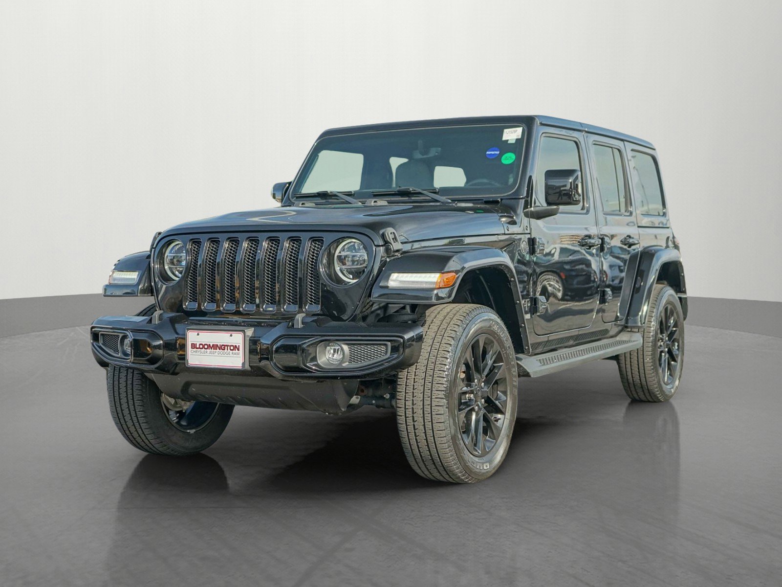 Used 2022 Jeep Wrangler Unlimited Sahara image 3