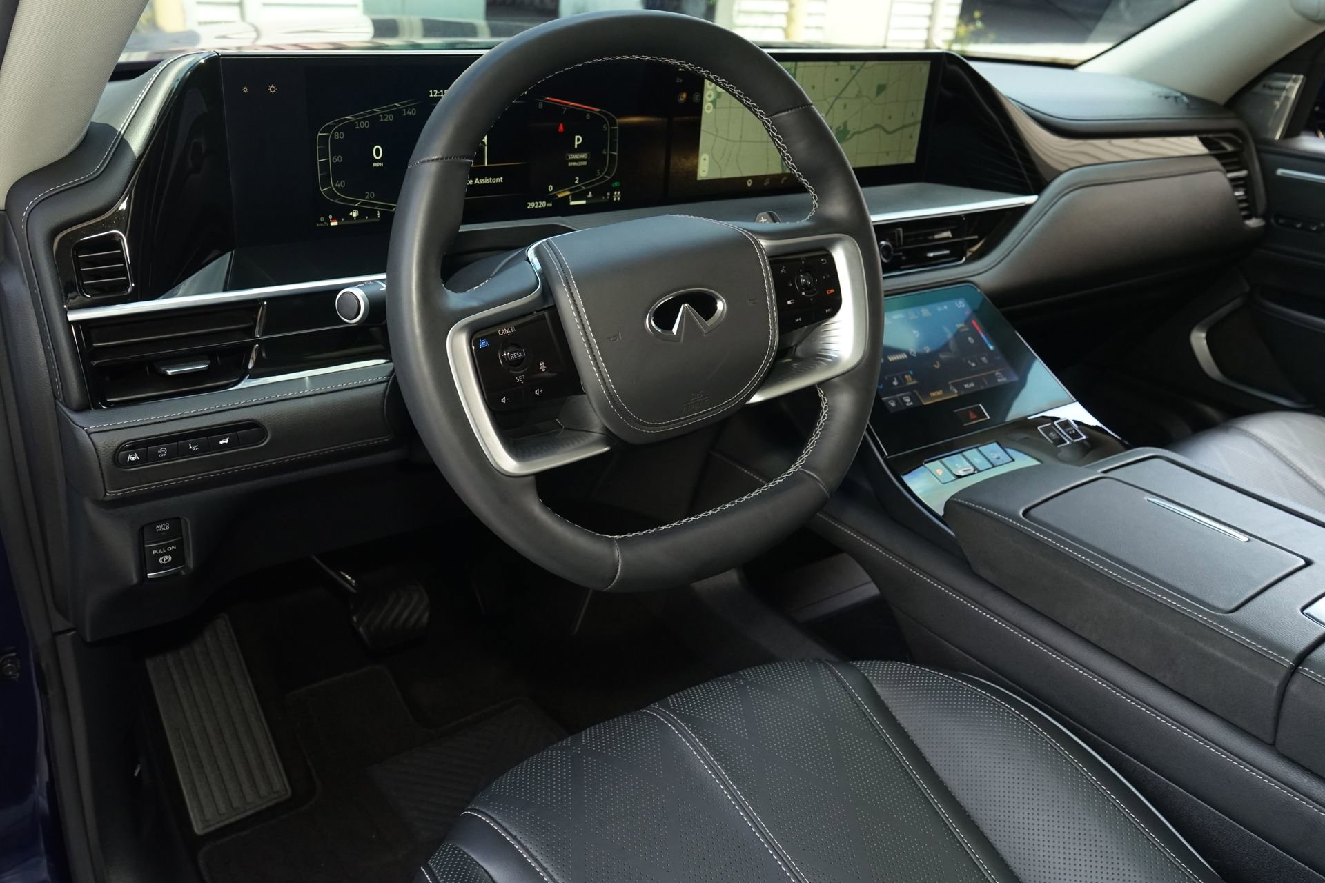 Used 2025 INFINITI QX80 Sensory AWD/4WD image 9