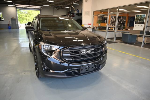 Used 2020 GMC Terrain SLT w/ Elevation Edition FWD image 3