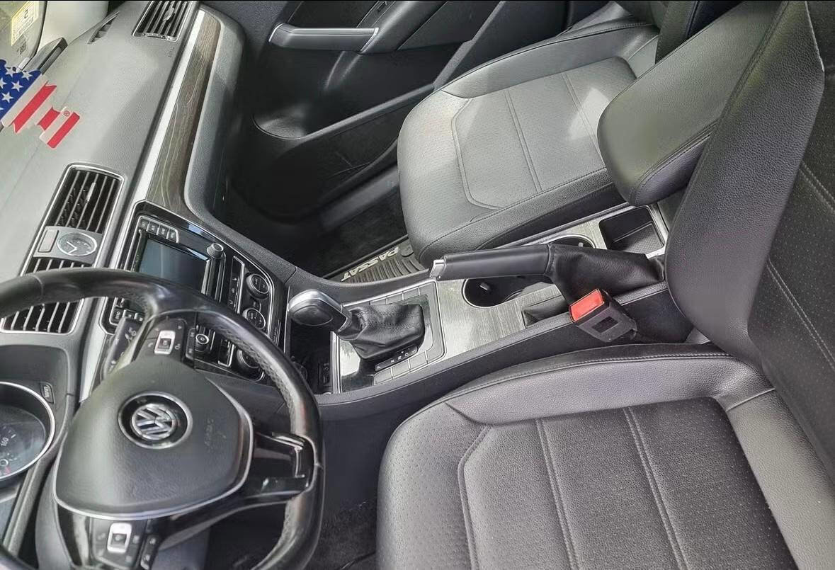 Used 2016 Volkswagen Passat 1.8T SE image 9
