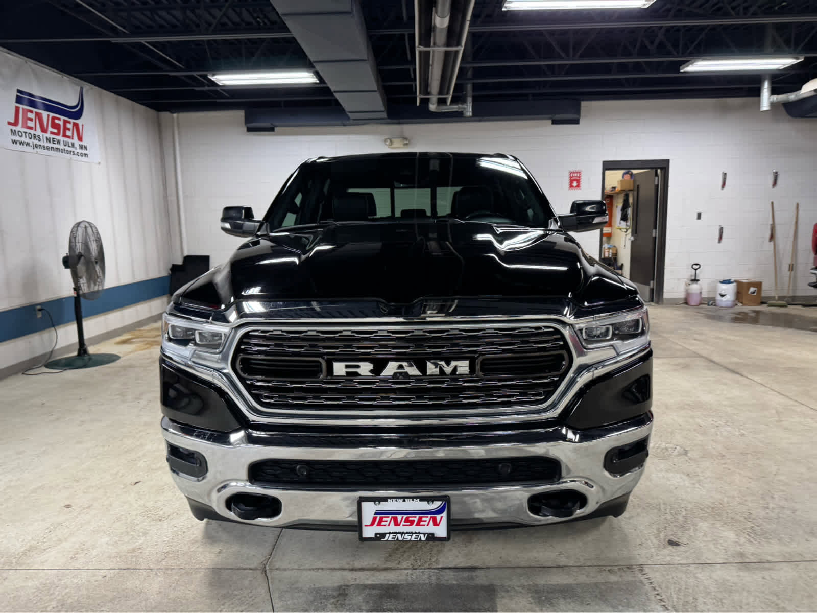 Used 2020 RAM 1500 Limited image 2