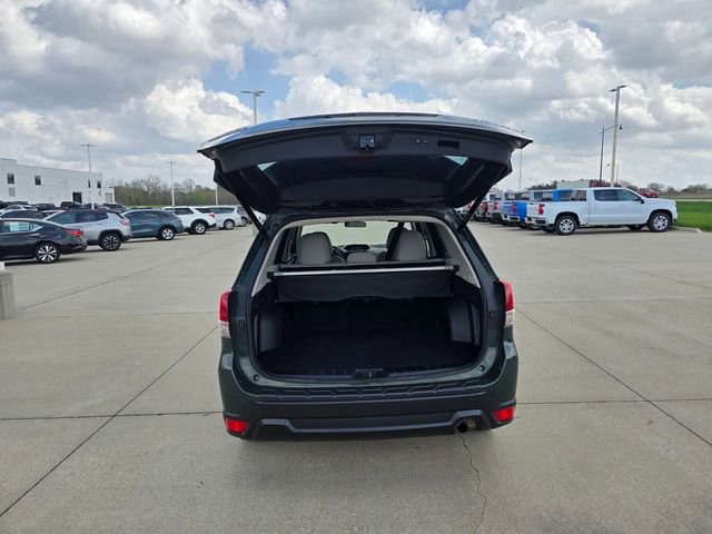 Used 2023 Subaru Forester Premium image 24